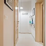 Guesthost - San Giovanni In Monte Apartment