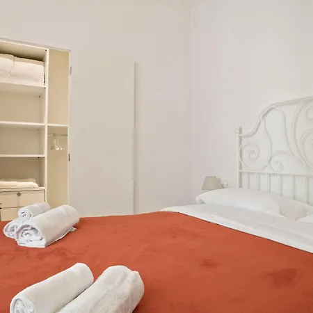 Guesthost - San Giovanni In Monte Apartment Bologna